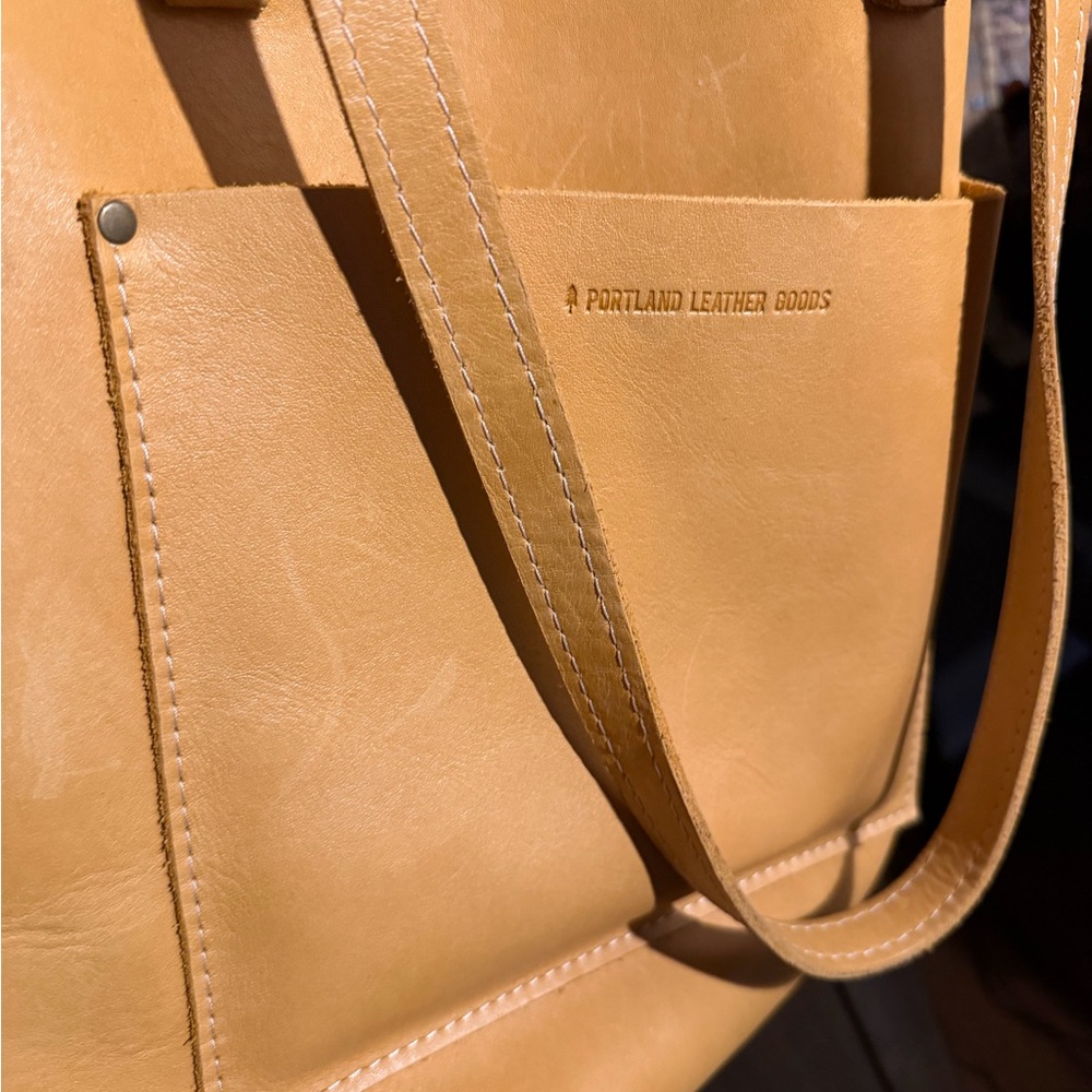 Portland Leather Goods Yellow/Sunflower 🌻 Leather Crossbody Tote - Picture 5 of 16